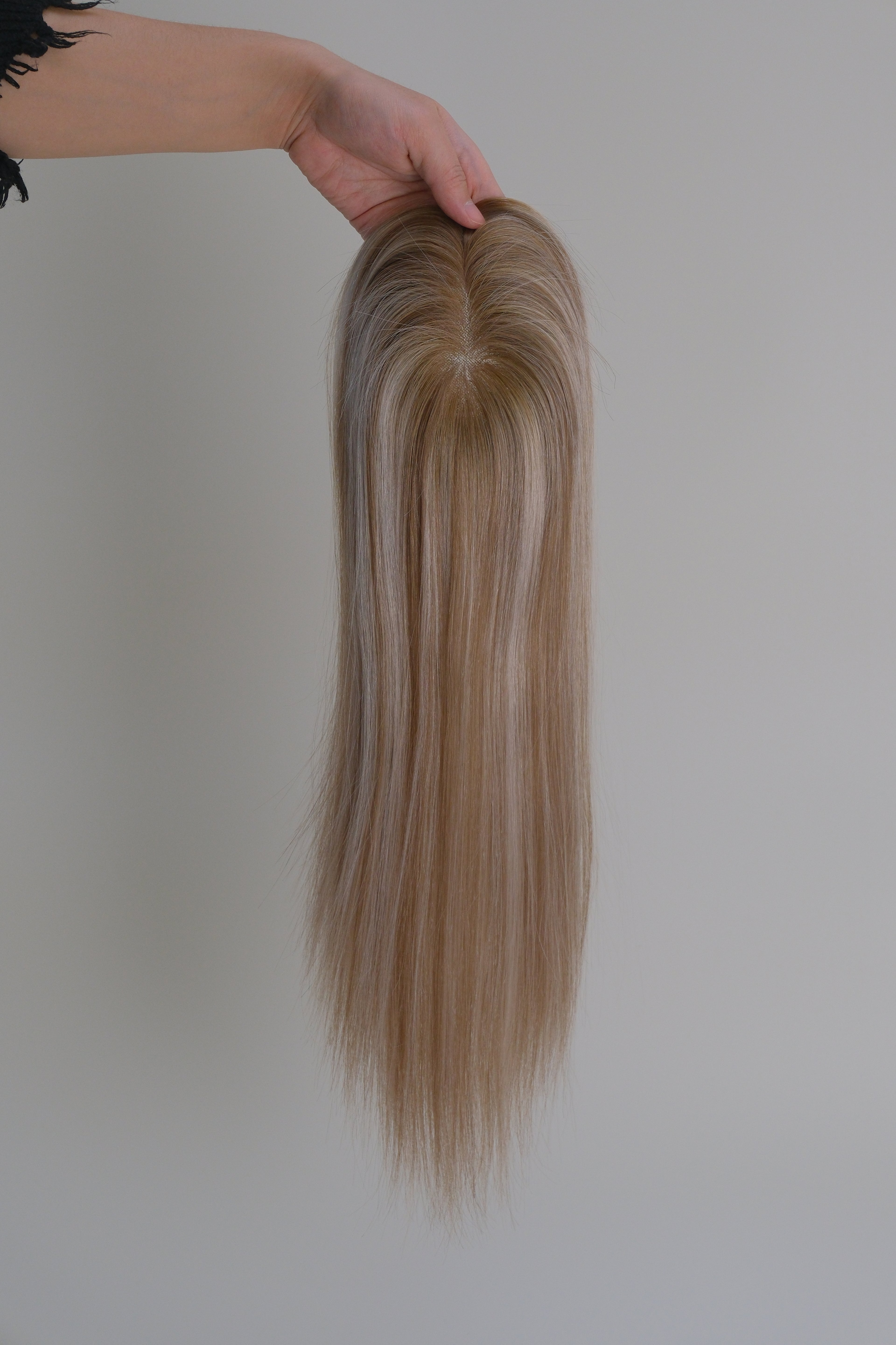 SilkCraft Wigs | 3×5″ Mono Top Topper w/ Caramel & Frosted Highlights | 130% Density | 12″-16″ Straight | A-Line Cut